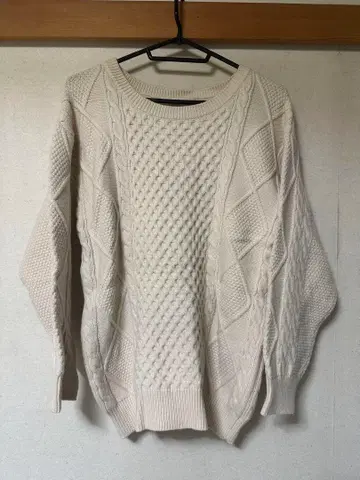 [거의 새 상품] 카프리슈 레마쥬 케이블 니트