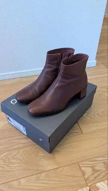 ECCO SHAPE SQUARED 35 안드라 색상 35 사이즈