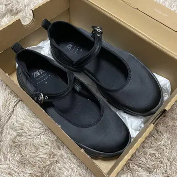 ZARA 블랙 새틴지 멜리 제인 슈즈
