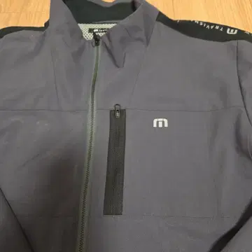 TravisMathew 라인 윈드 브레이커 [ 사이즈 L ]