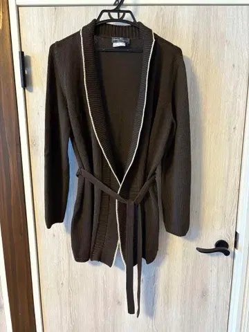 새상품 페라가모 브라운 가디건