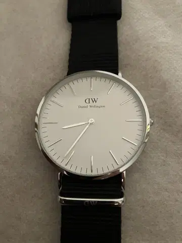 작동 Daniel Wellington QZ 손목시계 배터리 새상품