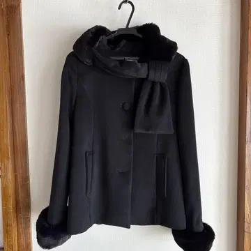 엑시즈팜 머플러 포함 숏코트