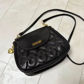 [ MOSCHINO ] 숄더백 가죽 체인 하트 퀼팅 블랙