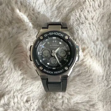 G-SHOCK GST-W300 블랙 손목시계