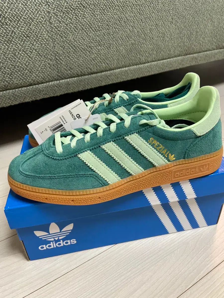 Adidas Spezial W Size 230