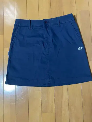 MASTERBUNNYEDITION 네이비 스커트 포켓 부착