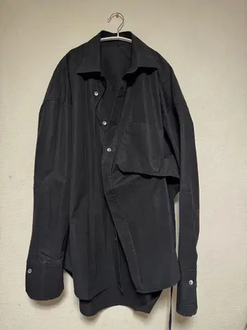 MARINA YEE Black shirts