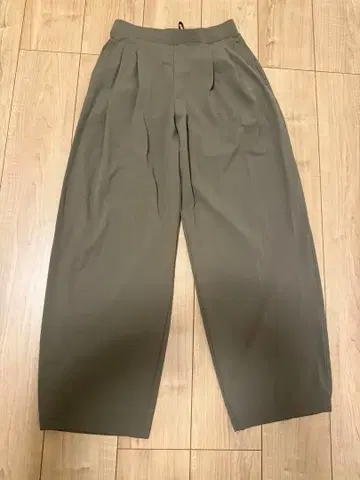UNIQLO 울트라 스트레치 액티브 와이드 팬츠