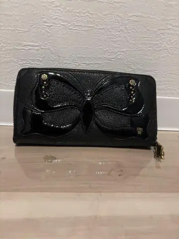ANNA SUI 리본 모티브 블랙 가죽 장지갑