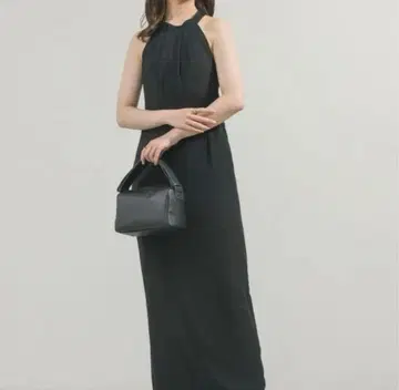 NEUNA 원피스 홀터넥