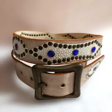 천연 가죽 화이트 스터드 벨트