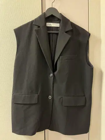 ZARA 블랙 베스트