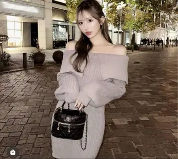 Cherimi 오프숄더 니트 미니 원피스