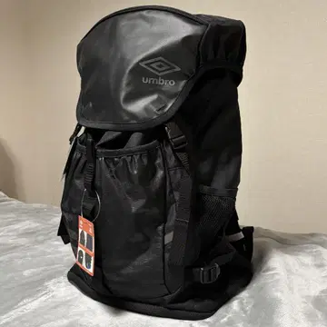 [택 포함 새상품] Umbro 블랙 30L 대용량 백팩 블랙