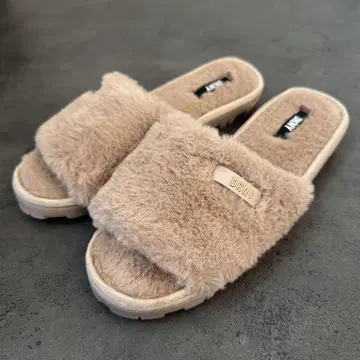 DKNY 보아 퍼 샌들 핑크 베이지 25cm