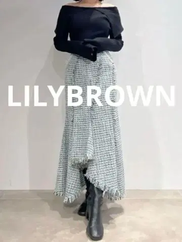 새상품급 LILYBROWN 펄 비쥬 트위드 스커트