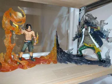 원피스 에이스 VS 검은 수염 피규어 세트