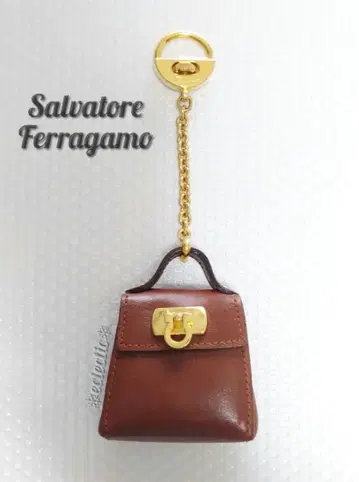 [ 레어 새상품급 ] Salvatore Ferragamo 간치니 키링