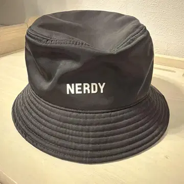 NERDY 블랙 버킷햇 S 사이즈