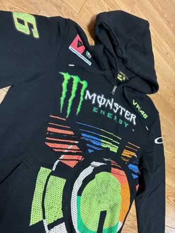 MONSTER ENERGY x VR46 콜라보 후드티 몬스터 에너지
