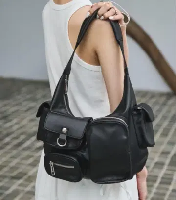 AIC. 메니 포켓 매트 가죽 백