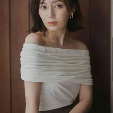 anuans 시어 오프숄더 개더 컷 상의