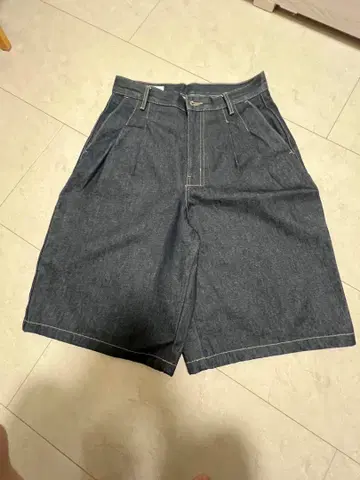 ZARA 다크 네이비 오버 사이즈 핏 데님 버뮤다 팬츠