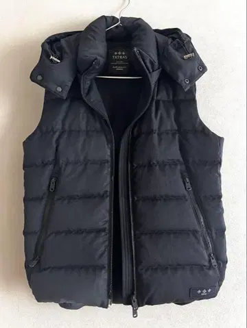 TATRAS 블랙 다운 베스트