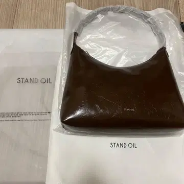 STAND OIL 브라운 핸드백