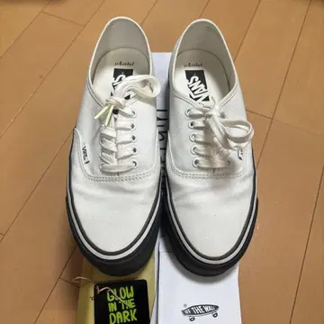 VANS x papergirl / Authentic Reissue 44