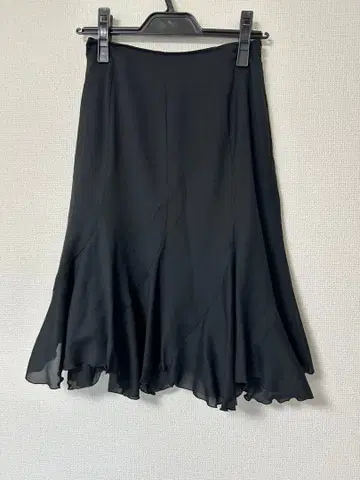 블랙 플레어 스커트 무릎 기장 쉬폰