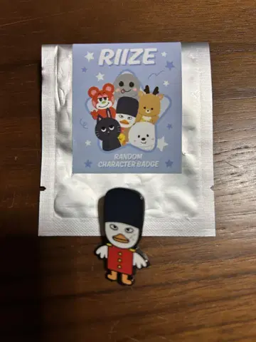 RIIZE 소희 랜덤 핀 배지