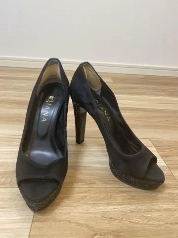 DIANA 블랙 오픈토 하이힐