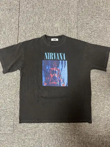 NIRVANA 티셔츠