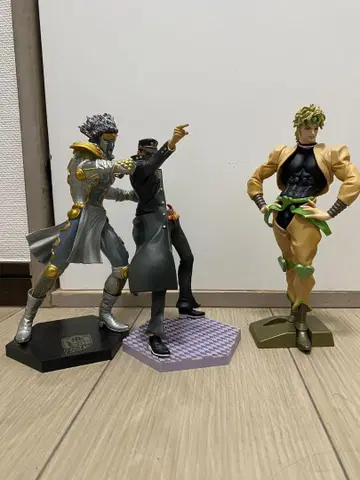 죠죠의 기묘한 모험 피규어 3체 세트