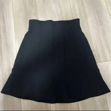 리리안 캐럿 LILIAN CARAT 미니 스커트 플레어 스커트