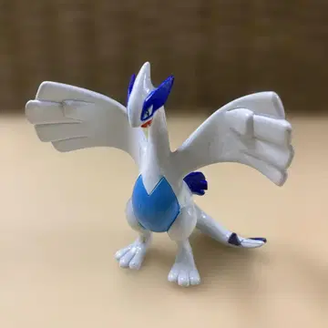 루기아 피규어 화이트 블루