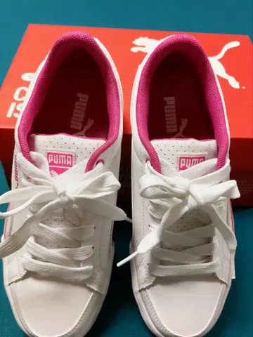 PUMA 화이트 핑크 스니커즈