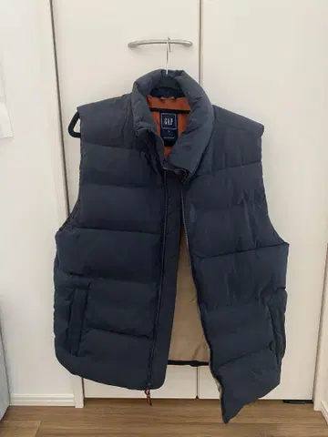 GAP 다운 베스트 L
