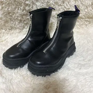 eytys 에이티즈 프론트 지퍼 통굽 가죽 부츠 블랙