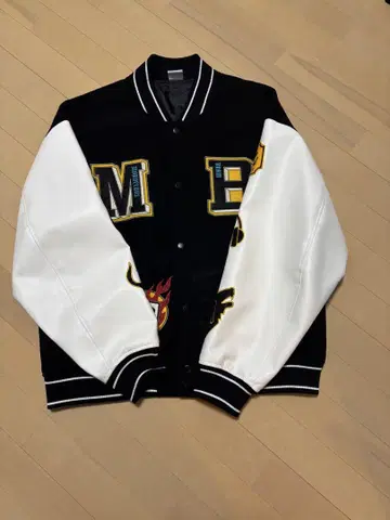 NEW JACK 바시티 자켓 블랙/화이트 스트릿