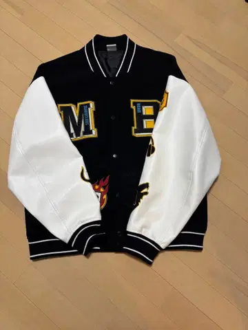 NEW JACK 바시티 자켓 블랙/화이트 스트릿