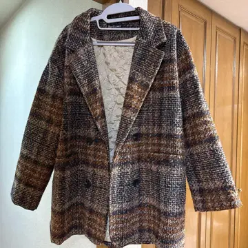 DAYCLOSET 체크 무늬 브라운 코트