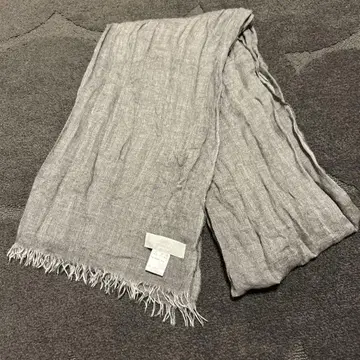 Audrey and John Wad 스톨 made inITALY