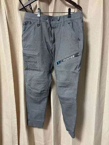 I'z FRONTIER 그레이 카고 팬츠