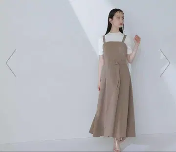 택 포함 새상품 내추럴 뷰티 베이직 벨티드 점프스커트 베이지