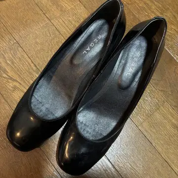REGAL 리갈 블랙 펌프스 에나멜 25cm