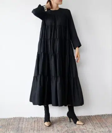 [ 새상품급 ] 엘프 랭크 블랙 티어드 블라우스 롱 원피스