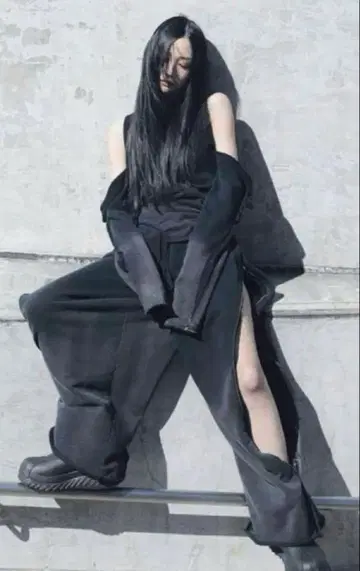 MELT THE LADY 롱 슬릿 팬츠